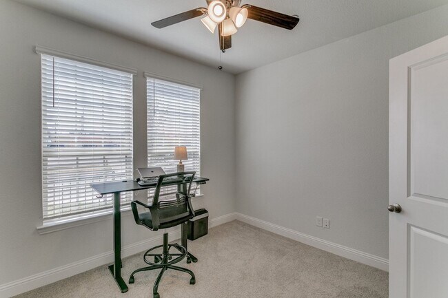 Building Photo - 5528 Kilmer Dr