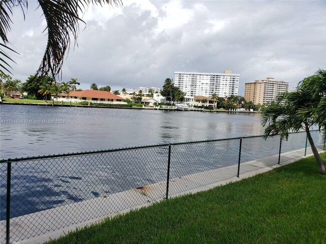 Building Photo - 2001 S Ocean Dr