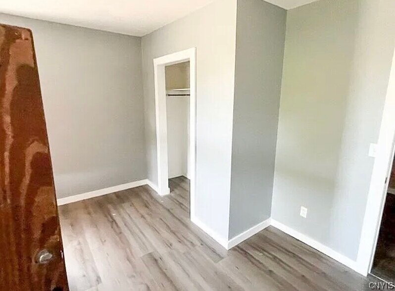 Building Photo - 110 N Main St