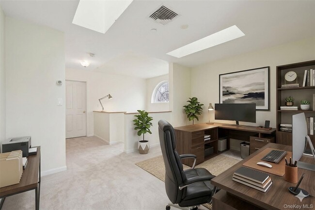 Building Photo - 2 Leeward Dr