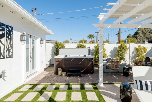 Building Photo - 3507 N 63rd Pl