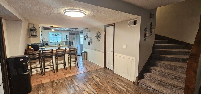 Building Photo - 4 Bedroom Cabin Style Rental in Port ST John