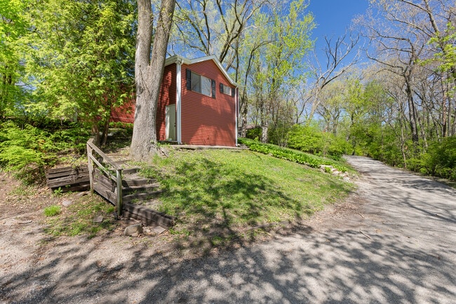 Building Photo - 1010 S Osage Dr