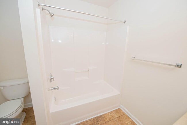 Building Photo - 420 Parkview Ct