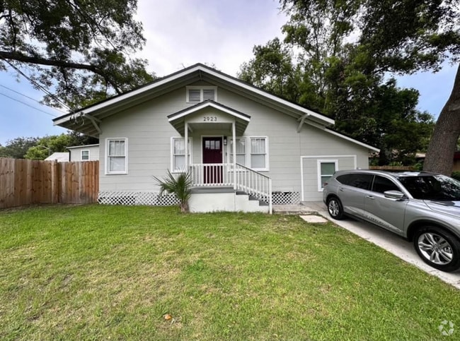 Building Photo - 2923 Rosselle St