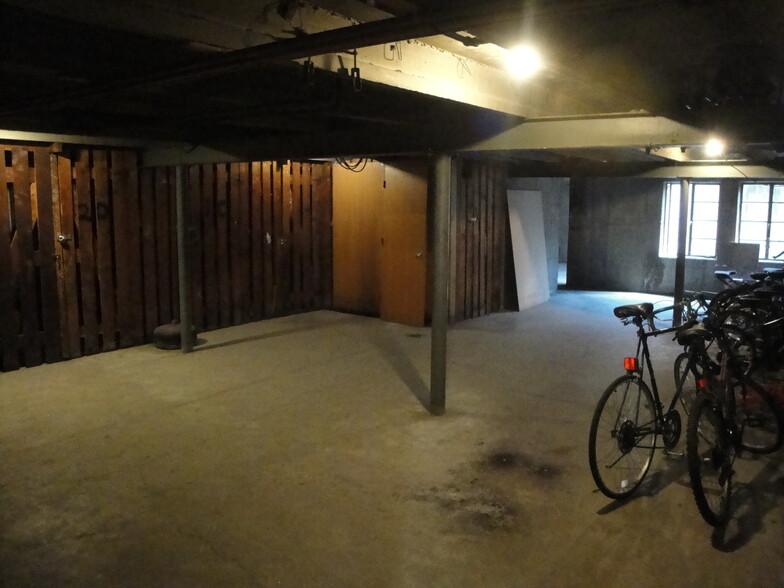 Bike room and storage - 4817 Hull St