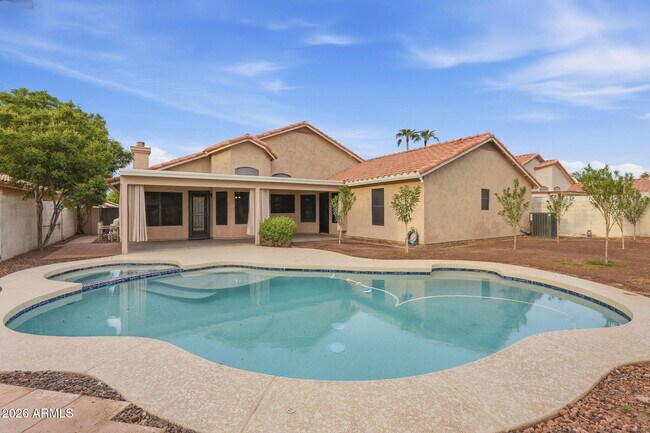 Building Photo - 9941 W Tonopah Dr