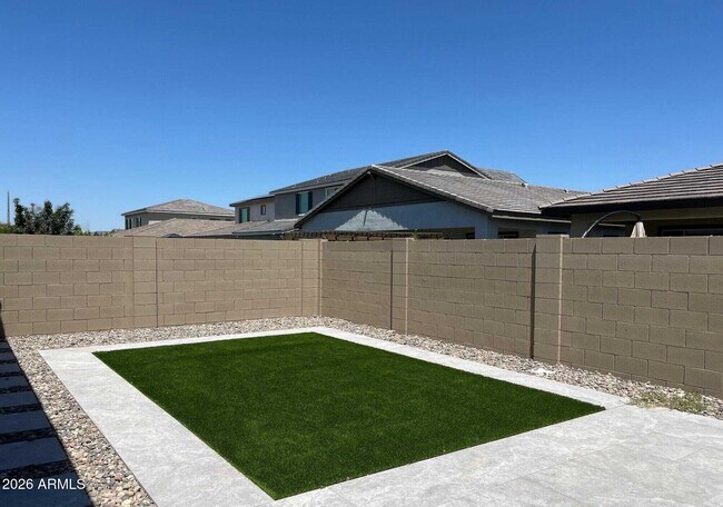 Building Photo - 22638 E Saddle Way