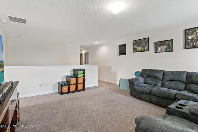 Building Photo - 3315 Ridgeview Dr