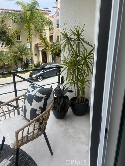 Building Photo - 610 9th St