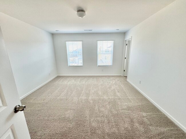 Building Photo - 136 Cougar Ln