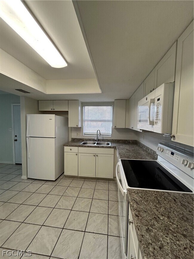 Building Photo - 4912 York St