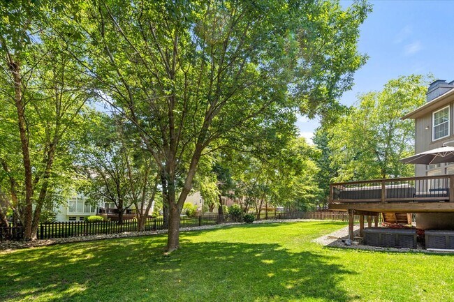 Building Photo - 9004 W 148th St