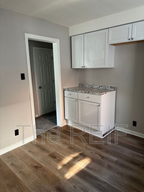 Building Photo - 13137 Elmdale St