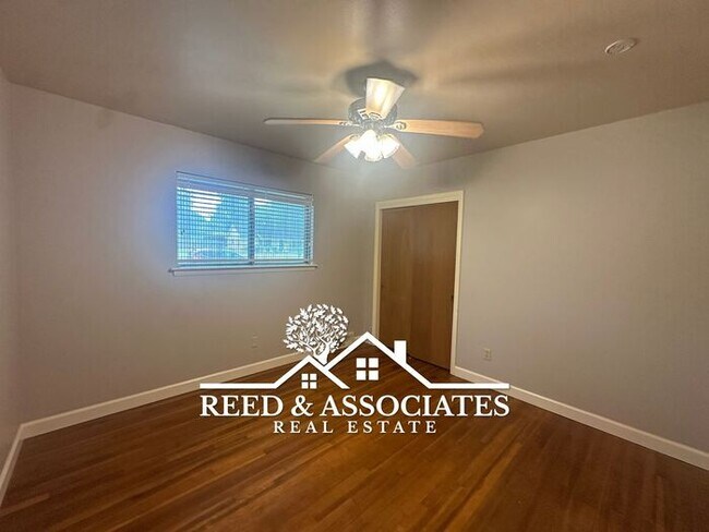 Building Photo - Spacious 3-Bedrooms in White Station Schoo...