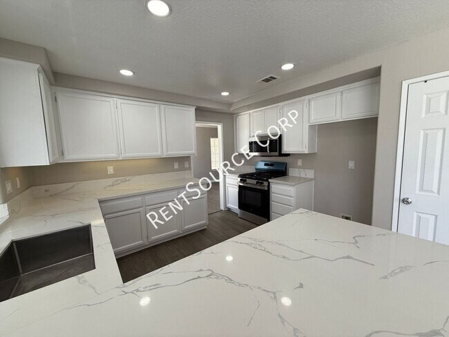 Building Photo - 40055 Castana Ln