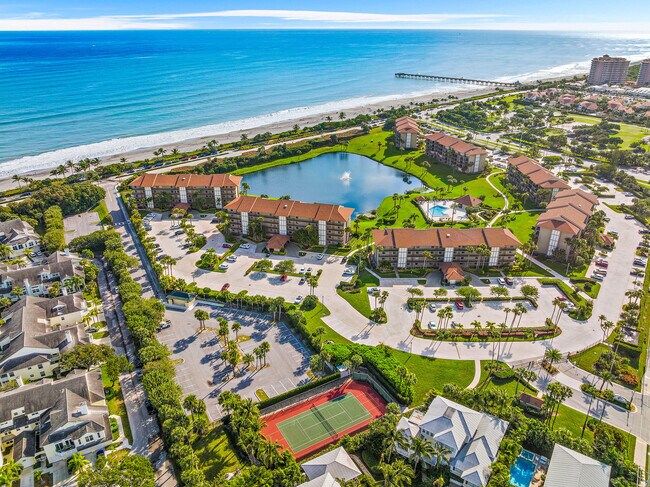 Primary Photo - 301 S Seas Dr