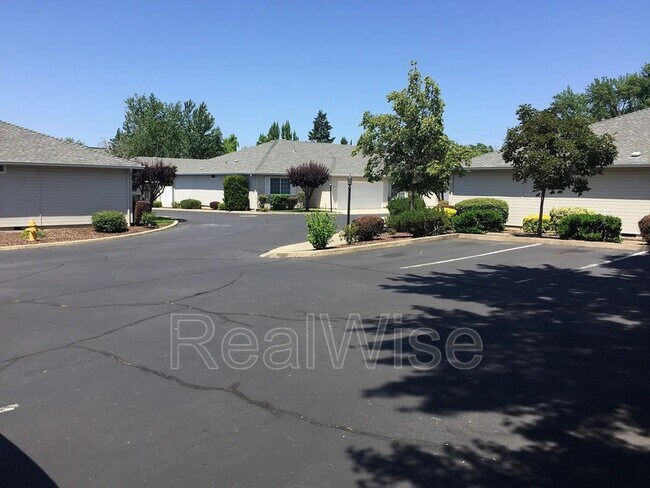 Building Photo - Pine Hurst Village Estates