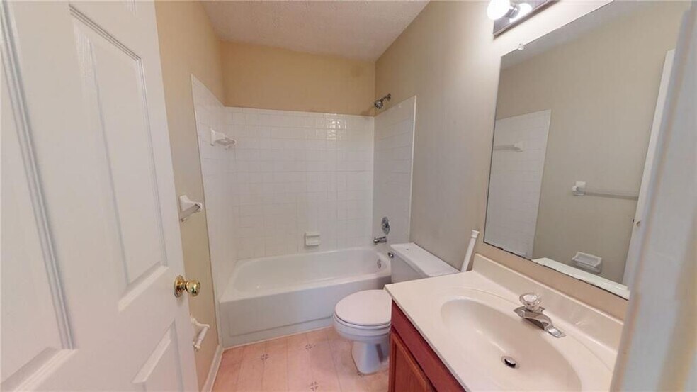 Building Photo - 110 Beaverwood Ln