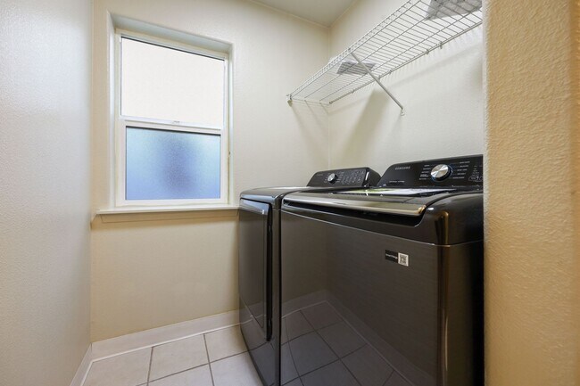 Building Photo - 4bed/2.5 Bathroom house - SE Portland