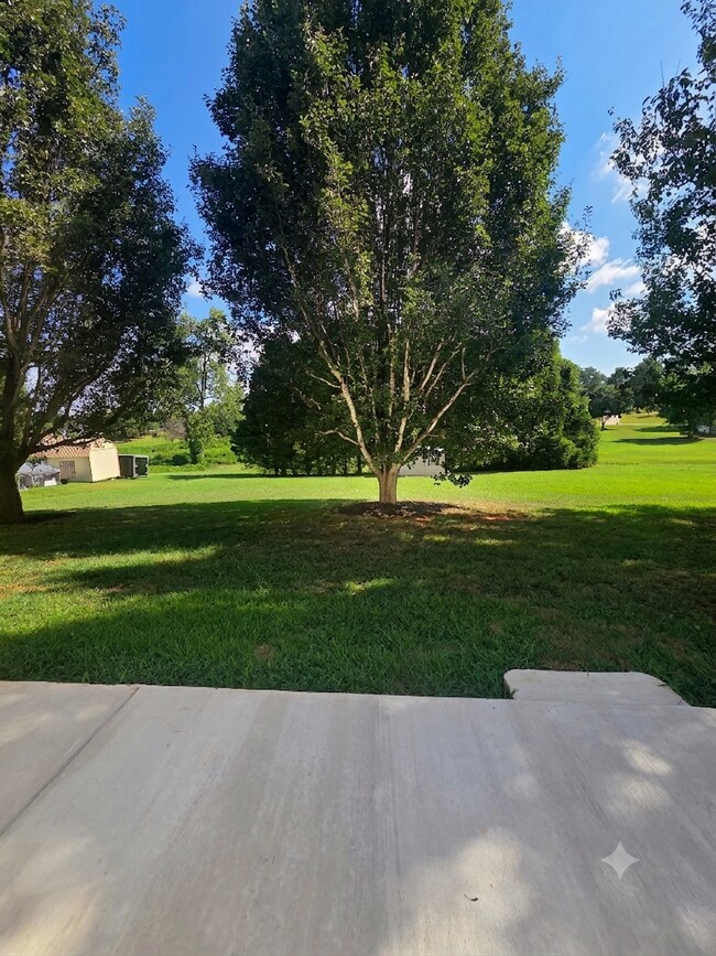 Building Photo - 228 Solomon Dr