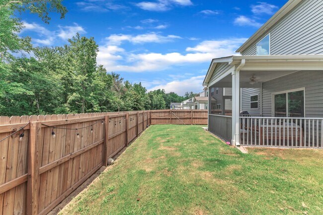 Building Photo - Spacious 3-Bedroom Home for Rent in Knight...