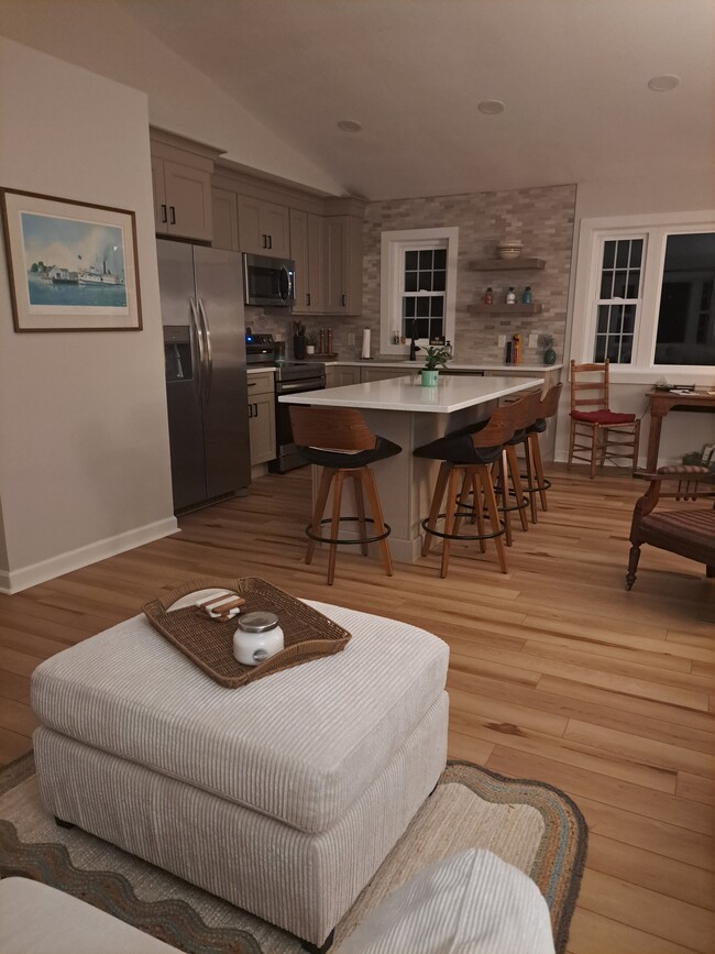 Building Photo - 386 White Store Rd