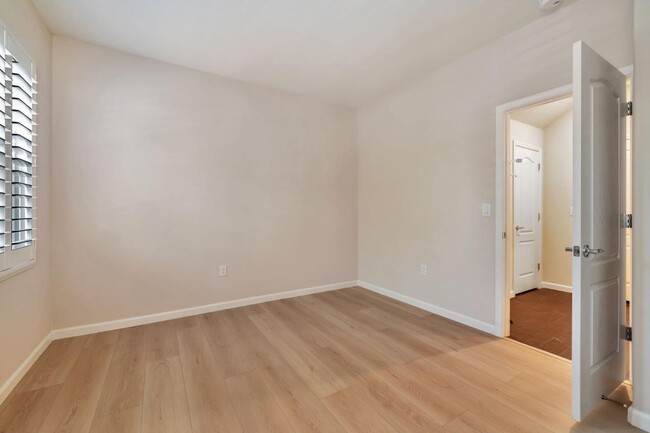 Building Photo - 3343 Vittoria Loop