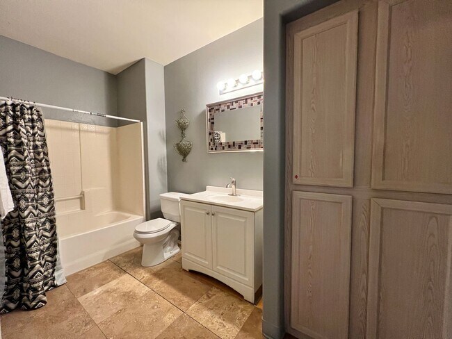 Building Photo - 2615 W Gary Ave