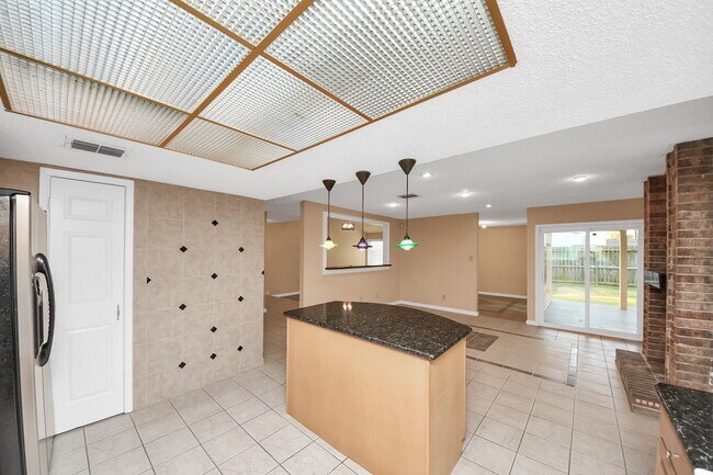 Building Photo - 12707 Corona Ln