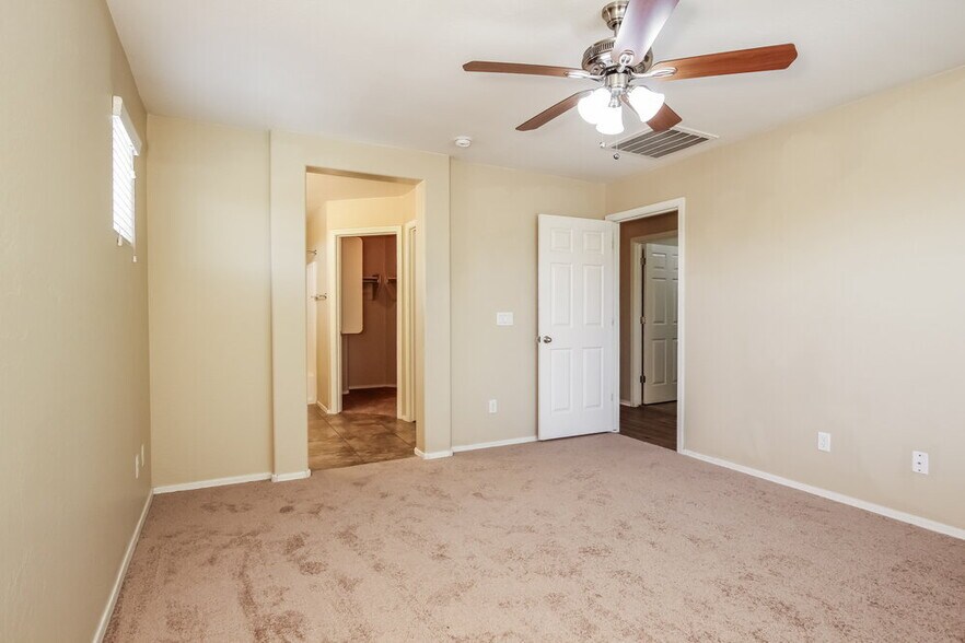 Building Photo - 7906 S 50th Dr
