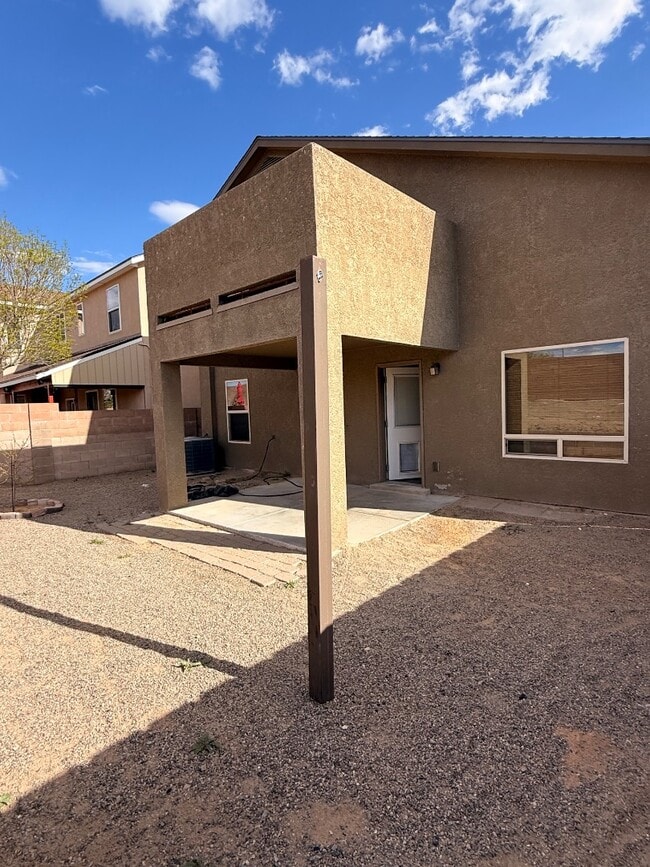 Building Photo - 2103 N Ensenada Cir SE