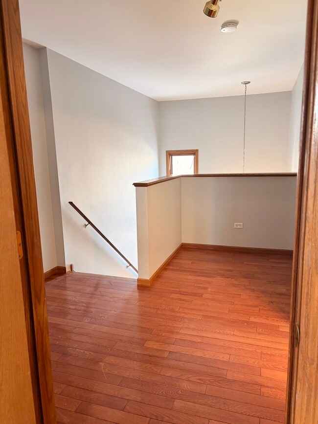 Building Photo - 10956 S 76th Ave