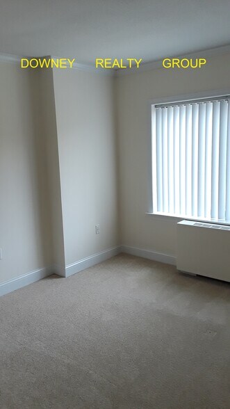 Building Photo - 1450 Worcester Rd