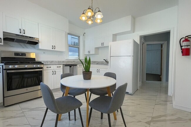 Building Photo - 304 Fulton Ave