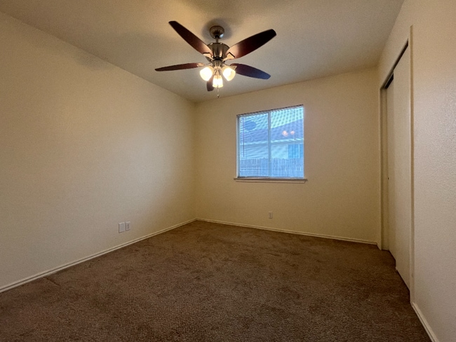 Building Photo - 162 Challenger