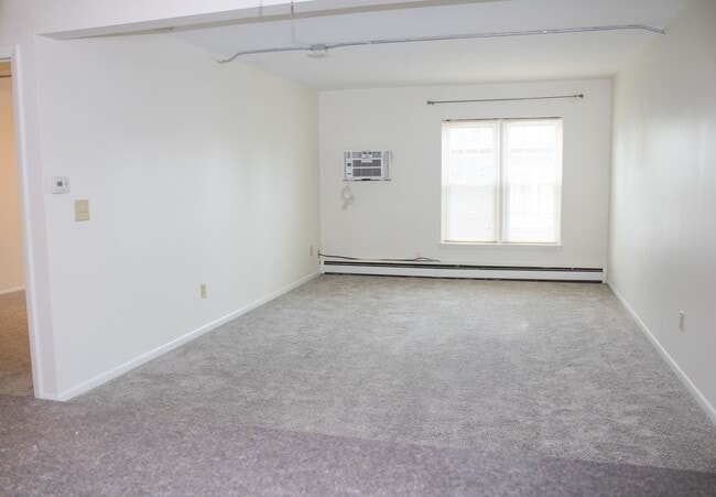 Building Photo - Updated 1 Bedroom Condo in Brown Deer