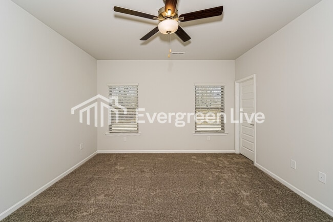 Building Photo - 301 Pond Spg Dr