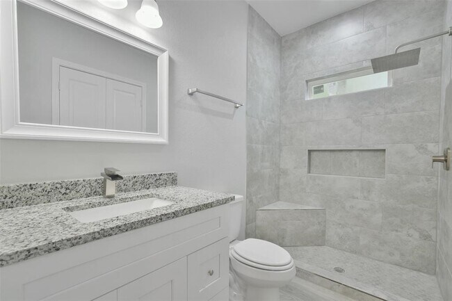 Building Photo - 352 Westchase St