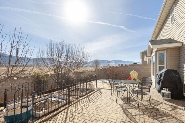 Building Photo - Scenic Gemini Meadows Townhome with Open Views & Modern Comfort
