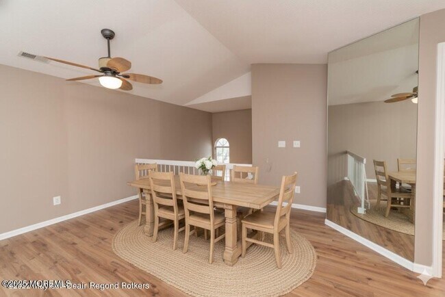 Building Photo - 174 Tulip Ln