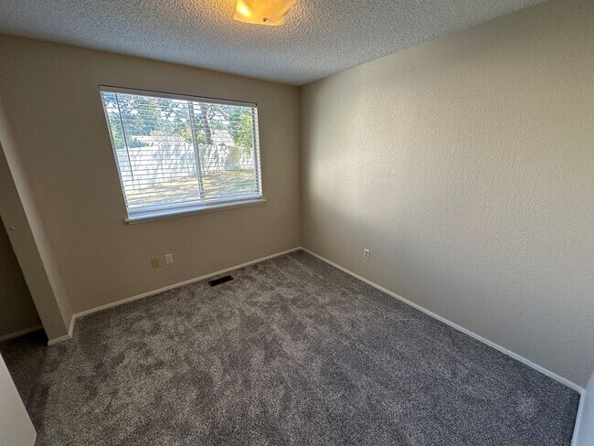 Building Photo - 813 Haskell Ct