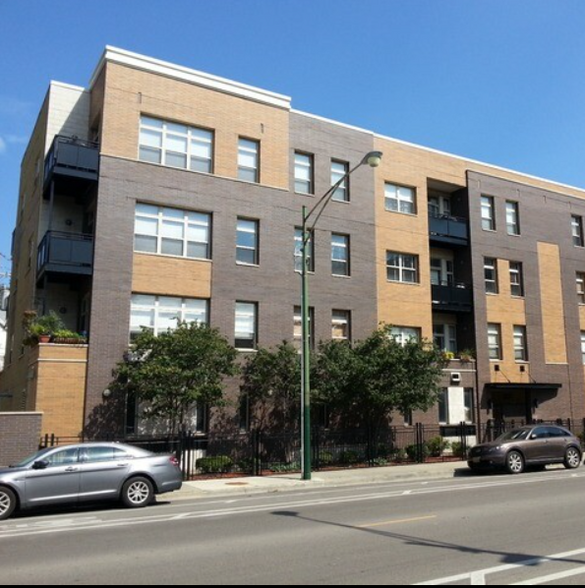 Building Photo - 2951 N Clybourn Ave