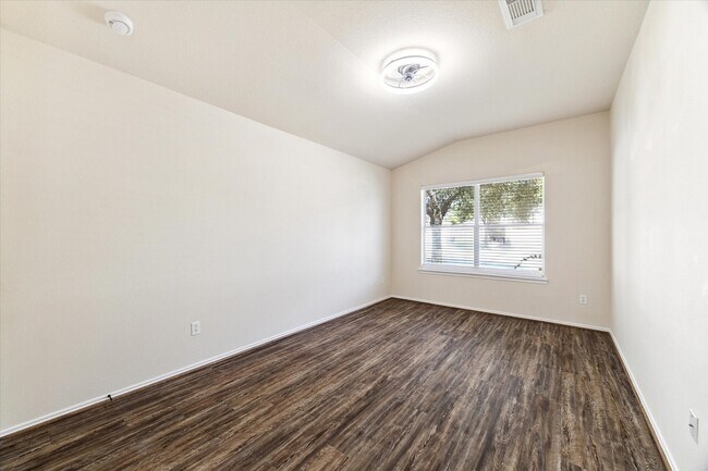 Building Photo - 19115 Wild Yaupon Dr