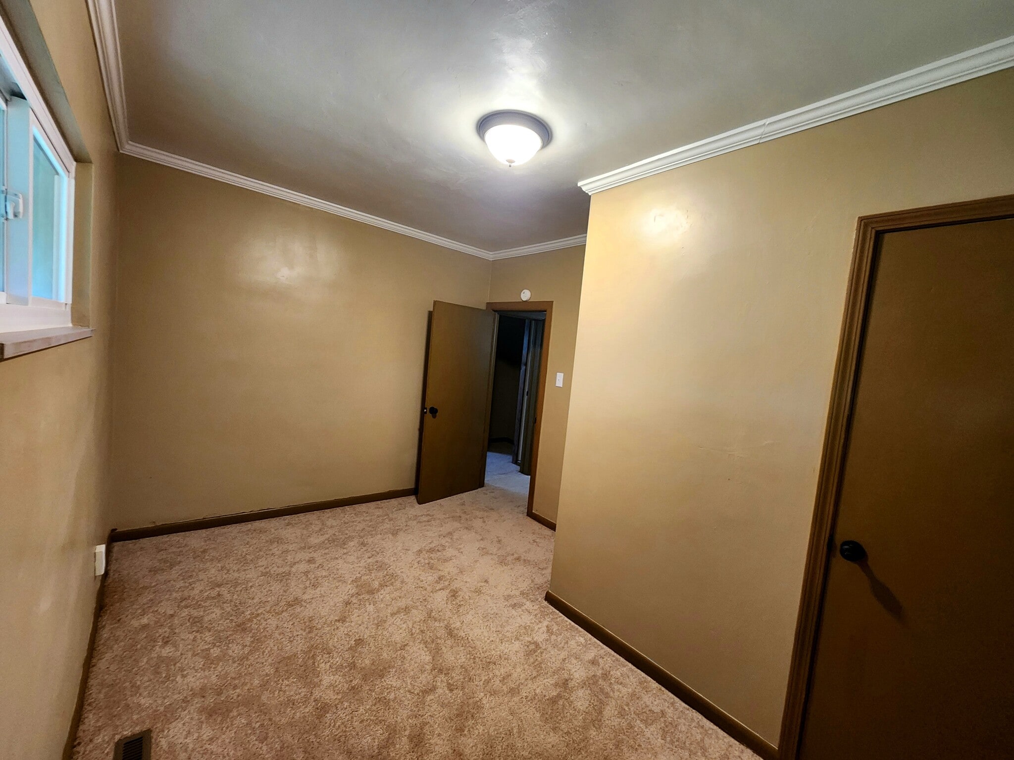 Main Level Bedroom (2) - 1404 Chamberlain Ave