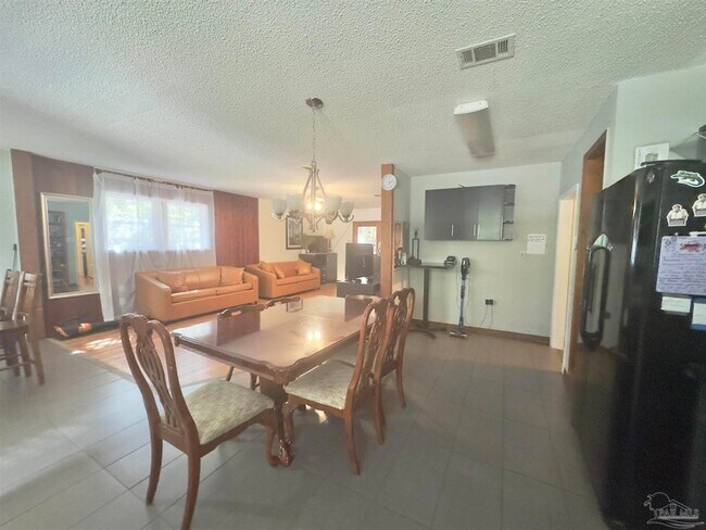 Building Photo - 581 Calhoun Ave