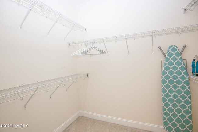 Building Photo - 5 Kemper Woods Ct