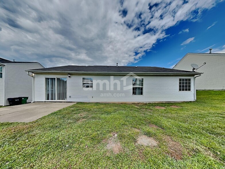 Building Photo - 3635 Chepstow Ct