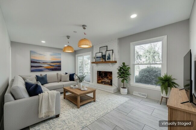 Building Photo - "Charming 3-Bedroom Home with pool in Rock Hill!"