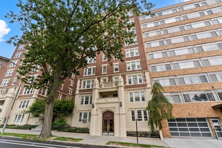 Primary Photo - 1450 Beacon St